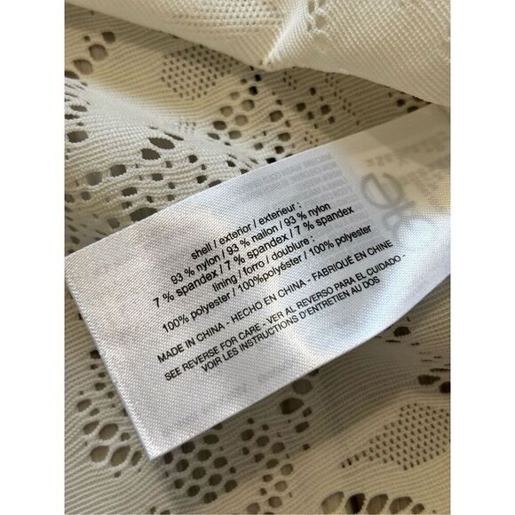 Jessica Simpson cream lace blouse with tank top size XS - Picture 12 of 12